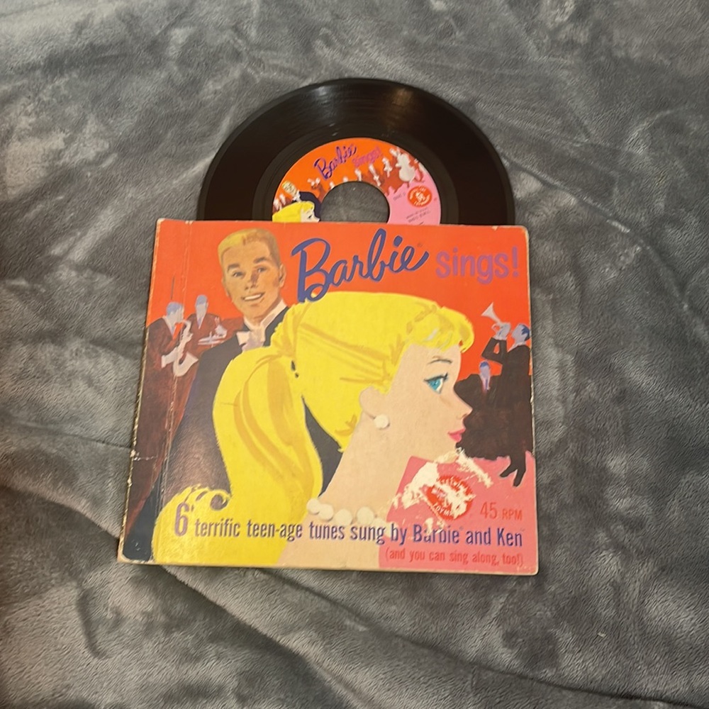 Barbie Sings! 45 RPM Single-book of 3 - Picture 9 of 9